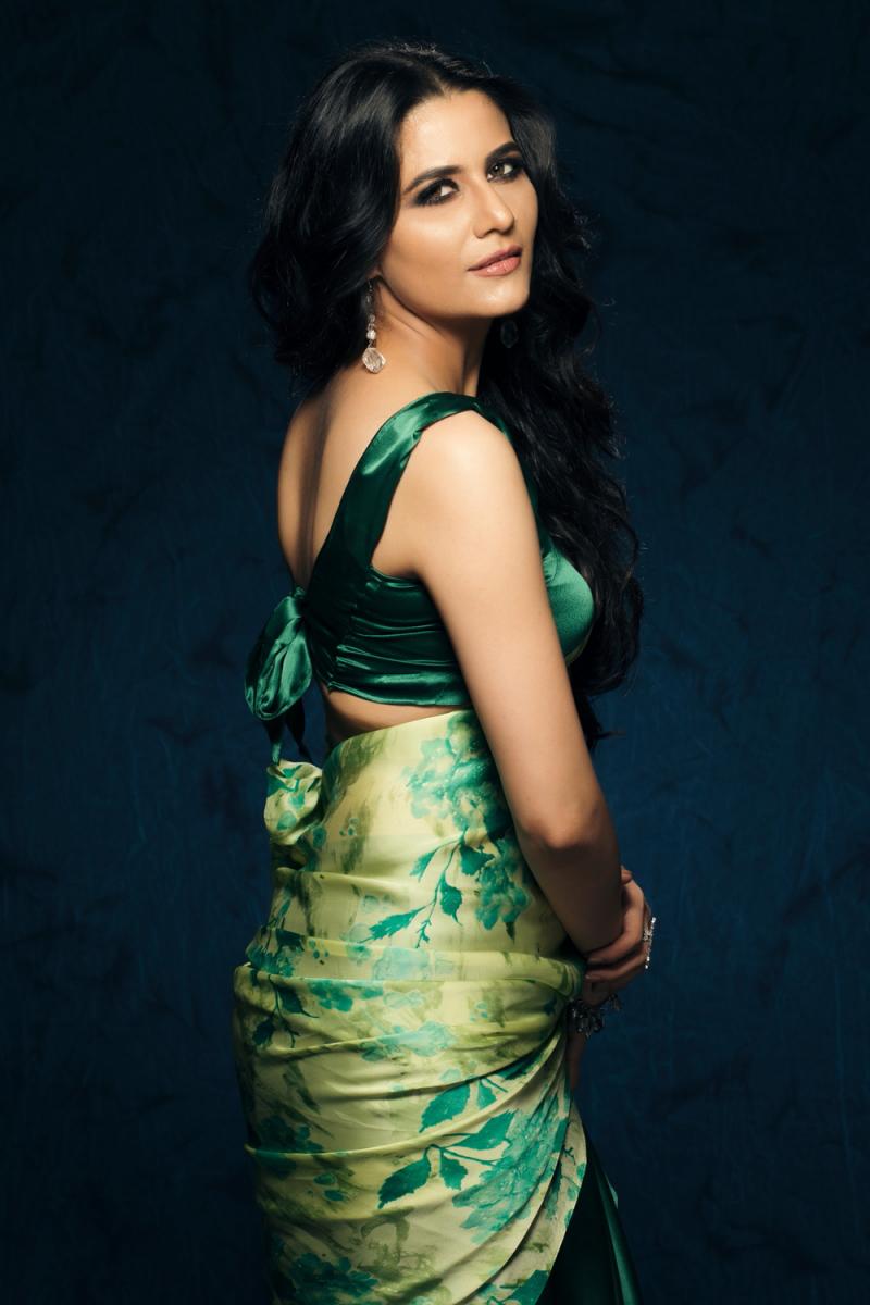 Dr Neha