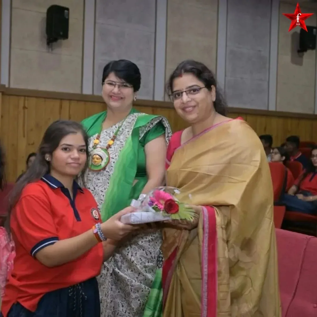 Raipur’s Finest: Rashmi Swarnakar’s Mastery in Classical Music, Kathak, and Fine Arts - Glamstaan